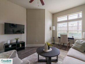 18101 Point Lookout Dr in Houston, TX - Building Photo - Building Photo