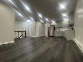 825 Ashford St in Brooklyn, NY - Building Photo