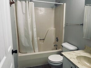 4103 Douglas Dr in Zion, IL - Building Photo - Building Photo
