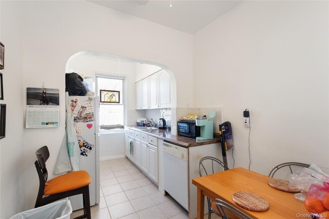 146 Harrison Ave in Mineola, NY - Foto de edificio - Building Photo