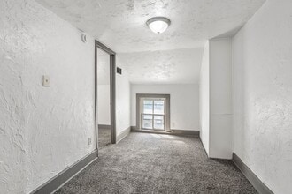1400 Knapp St in Oshkosh, WI - Building Photo - Building Photo