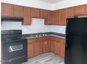 1600 Florida Ave in Lynn Haven, FL - Building Photo - Building Photo