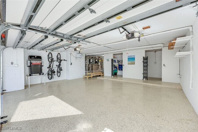 property at 2211 Gulf Shore Blvd N