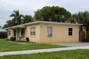 1204 Worthington St in West Palm Beach, FL - Building Photo