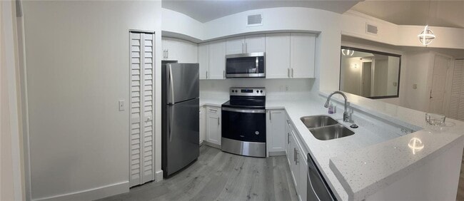 2113 Renaissance Blvd, Unit 306 in Miramar, FL - Building Photo - Building Photo