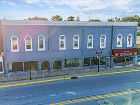 118 N Main St, Unit 4 in Hebron, IN - Building Photo