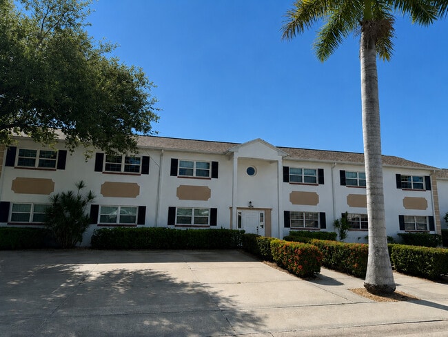 property at 7015 Cedarhurst Dr