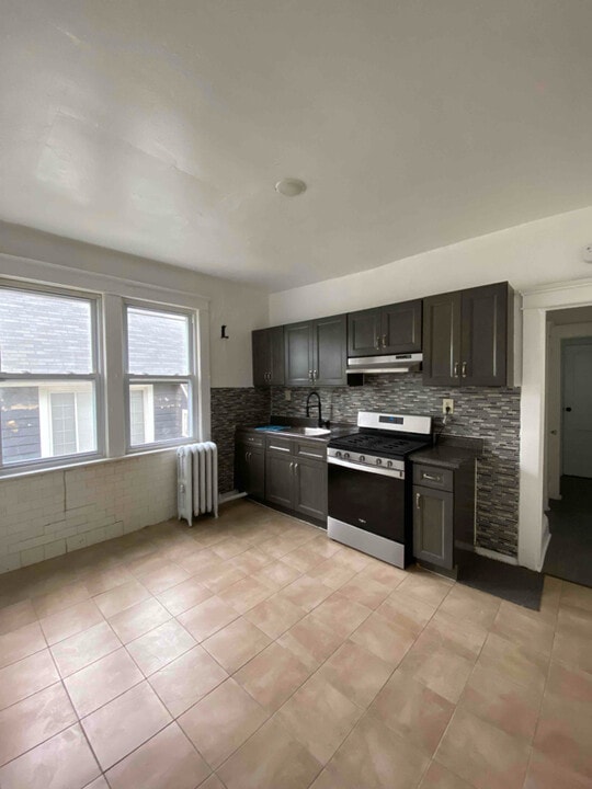 225 Water St in Perth Amboy, NJ - Building Photo