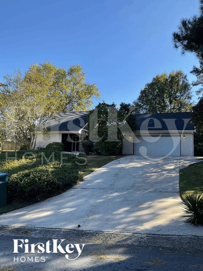 property at 1384 Huntsmen Glen