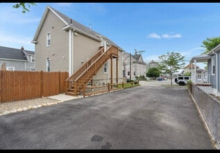 93 Belleville Rd in New Bedford, MA - Building Photo - Building Photo