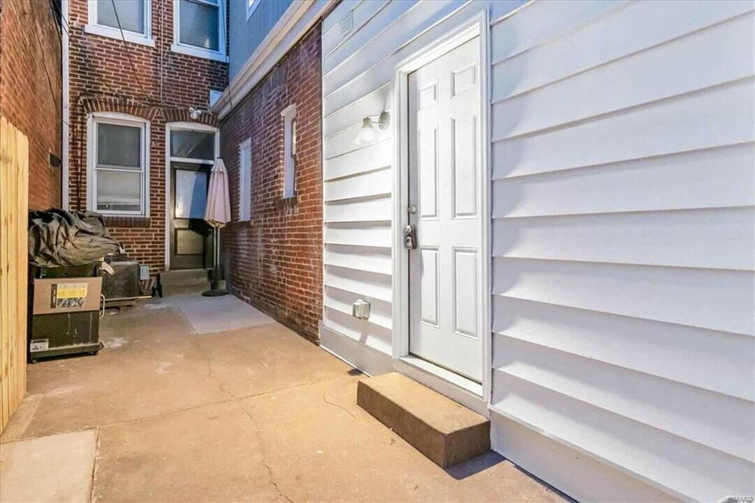 1229-1231 Allen Market Ln-Unit -1229 Allen Market in St. Louis, MO - Building Photo