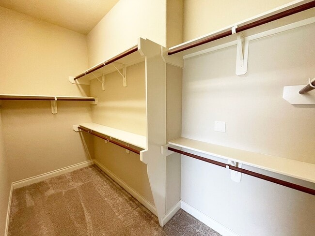 property at 2302 Lost Bridge Ln