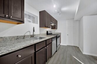 1914 W Henderson St in Chicago, IL - Building Photo - Building Photo