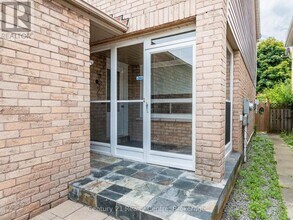 34 Niagara Pl in Brampton, ON - Building Photo - Building Photo