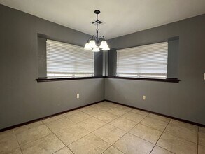 4016 SW Mesquite Dr in Lawton, OK - Building Photo - Building Photo