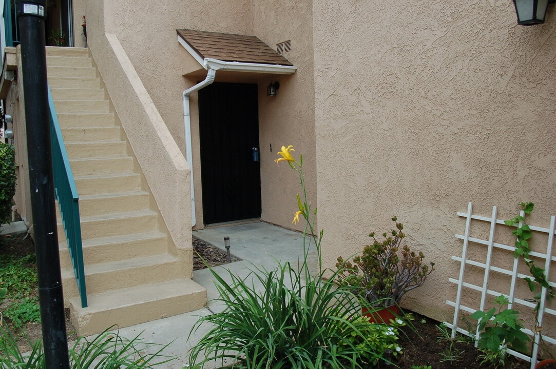 875 Las Lomas Dr in La Habra, CA - Building Photo