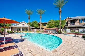 Highland Groves at Morrison Ranch Apartments in Gilbert, AZ - Building Photo - Building Photo