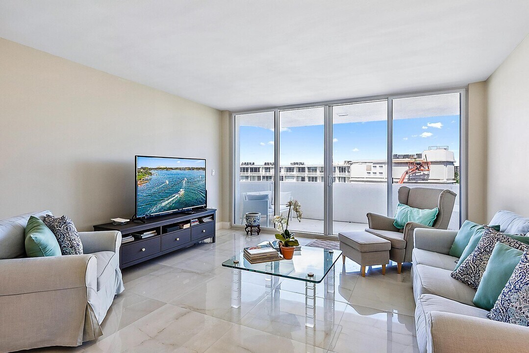 2773 S Ocean Blvd in Palm Beach, FL - Building Photo