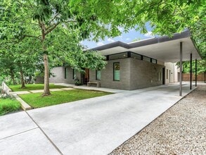 1703 Dexter St in Austin, TX - Building Photo - Building Photo