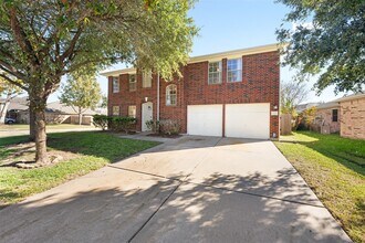 17103 Canterbury Green Ct in Sugar Land, TX - Building Photo - Building Photo