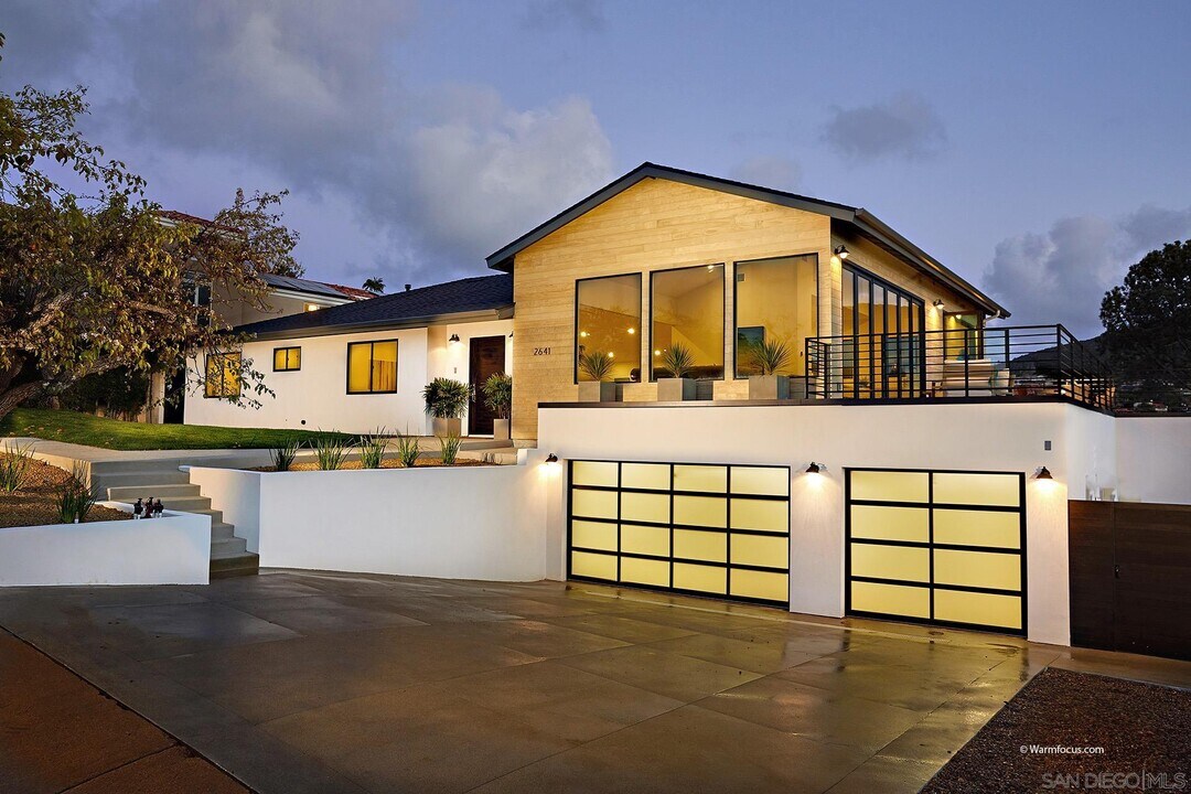 2641 Costebelle Dr in San Diego, CA - Building Photo