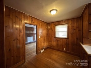2002 Weststone Dr in Charlotte, NC - Building Photo - Building Photo