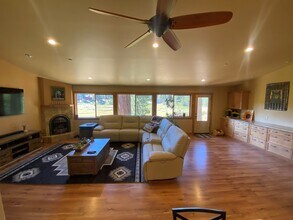 1640 Black Bart Ct in South Lake Tahoe, CA - Building Photo - Building Photo