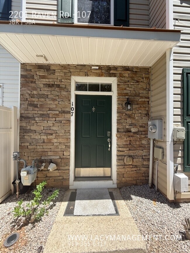 2201 Raven Rd in Raleigh, NC - Building Photo - Building Photo