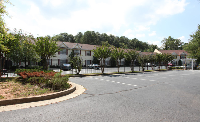 Chelsea Court in Clarkston, GA - Foto de edificio - Building Photo