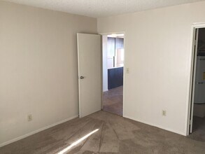 2159 Belmont St in North Las Vegas, NV - Building Photo - Building Photo