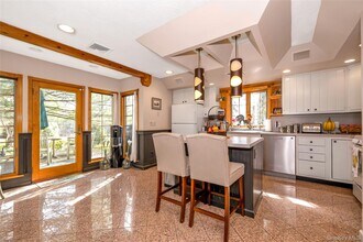 16 Faraway Rd in Armonk, NY - Building Photo - Building Photo