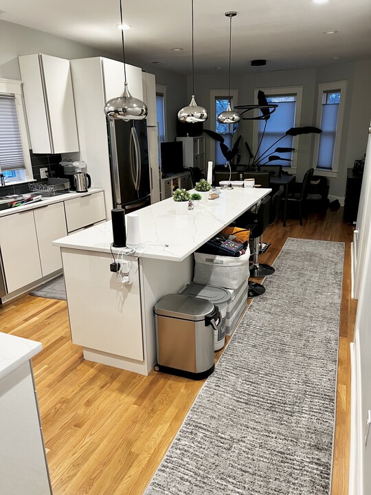 19 Wheeler St, Unit 3 in Somerville, MA - Foto de edificio