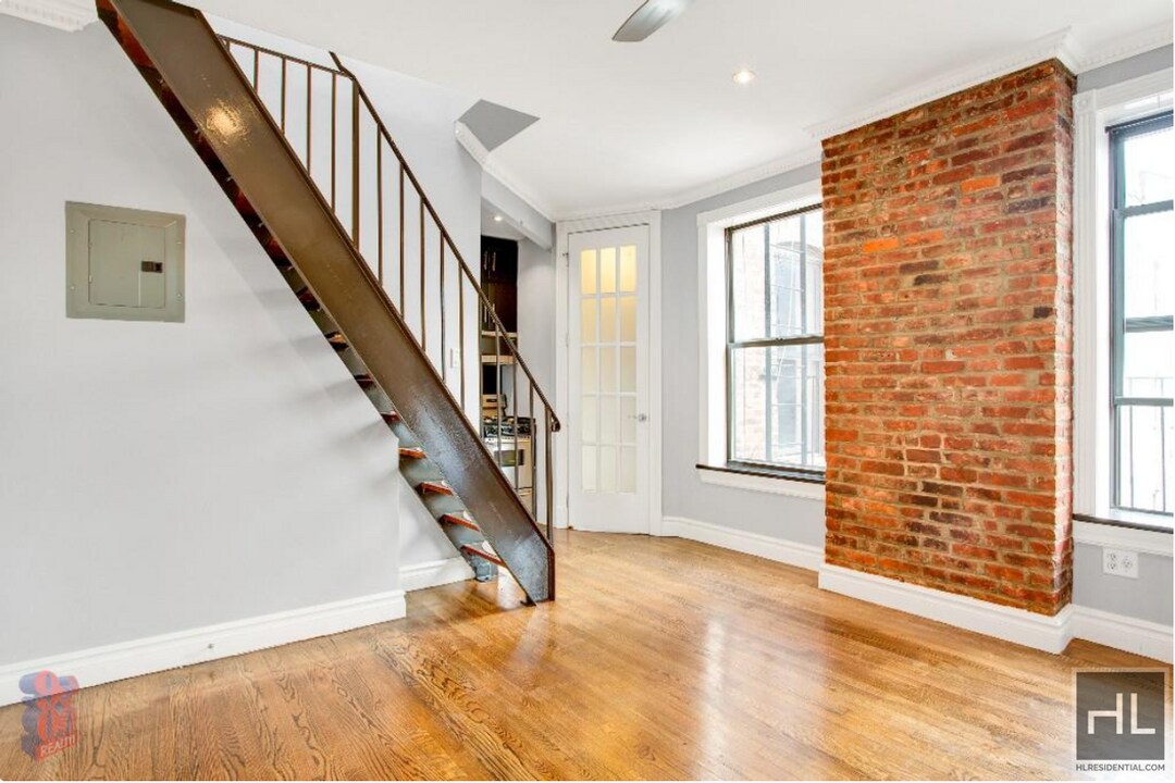 234 Mott St in New York, NY - Building Photo