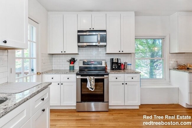 property at 21 Kinross Rd