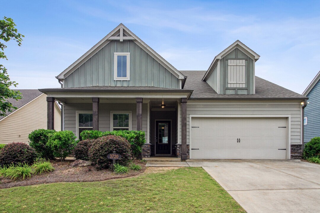 3720 Hazel Ave in Cumming, GA - Building Photo
