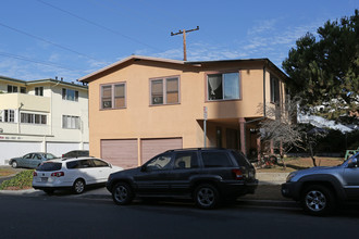 958 11th St in Santa Monica, CA - Building Photo - Building Photo