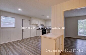 8919 Tanya Dr in Little Rock, AR - Building Photo - Building Photo