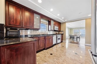 83 Central Ave in Amityville, NY - Building Photo - Building Photo