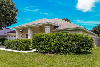 14011 Crestwick Dr W in Jacksonville, FL - Building Photo - Building Photo