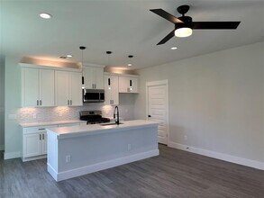 1353 Dewalt St in Houston, TX - Building Photo - Building Photo