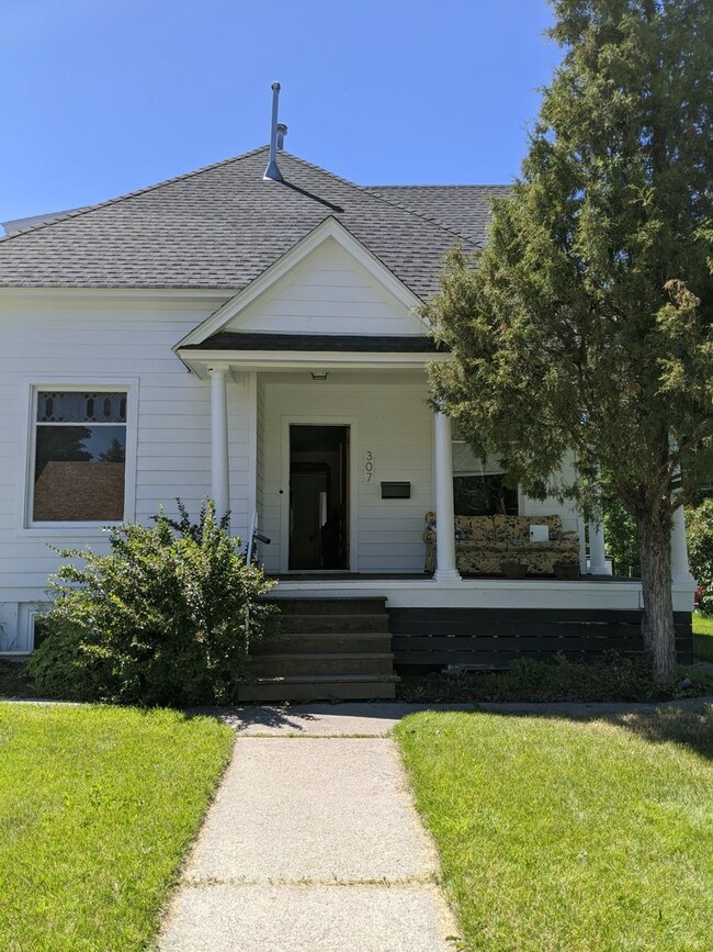 305 S 11th Ave in Bozeman, MT - Foto de edificio - Building Photo