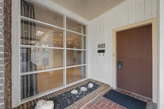 9107 Timberside Dr in Houston, TX - Building Photo - Building Photo