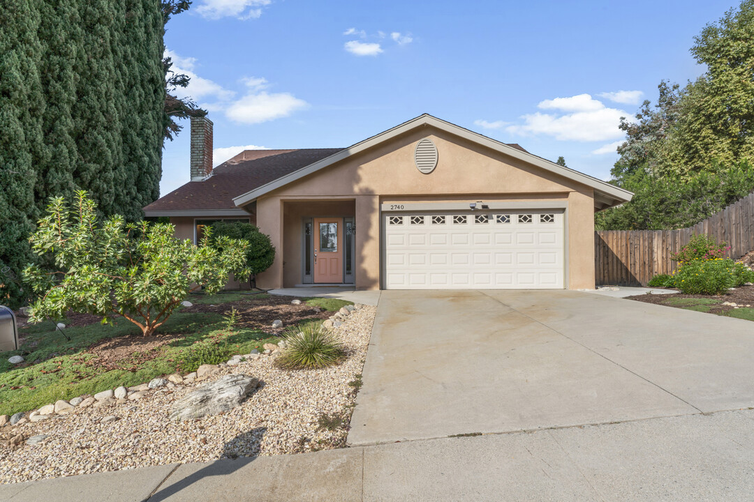 2740 Seine Ave in Highland, CA - Building Photo