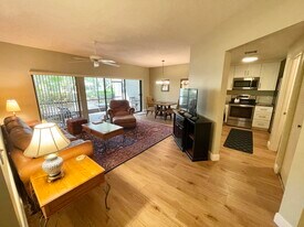 12708 Shoreline Dr in Wellington, FL - Building Photo