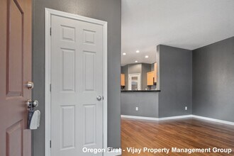 17106 SW Marty Ln in Beaverton, OR - Building Photo - Building Photo