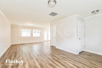 304 Walnut Crossing Dr in Whitsett, NC - Building Photo - Building Photo