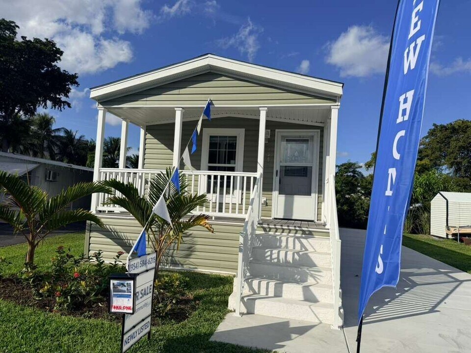 5391 SW 35th Ct in Davie, FL - Building Photo