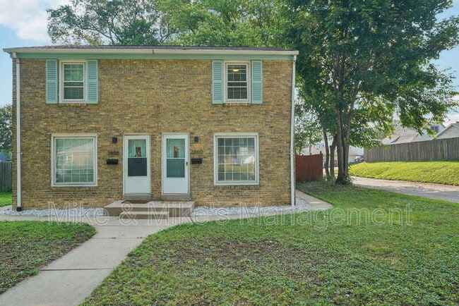 3860 S Brust Ave in Milwaukee, WI - Building Photo - Building Photo