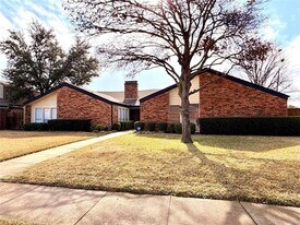 2018 Tree House Ln in Plano, TX - Building Photo