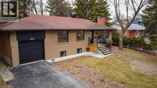 1465 Duncan Rd in Oakville, ON - Building Photo - Building Photo